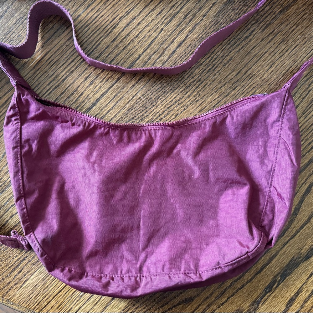 BAGGU Medium Crescent in Oxblood